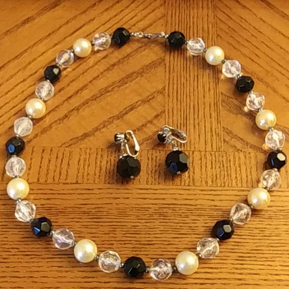 Jewelry - Necklace and Clip On Earrings Set Parure
